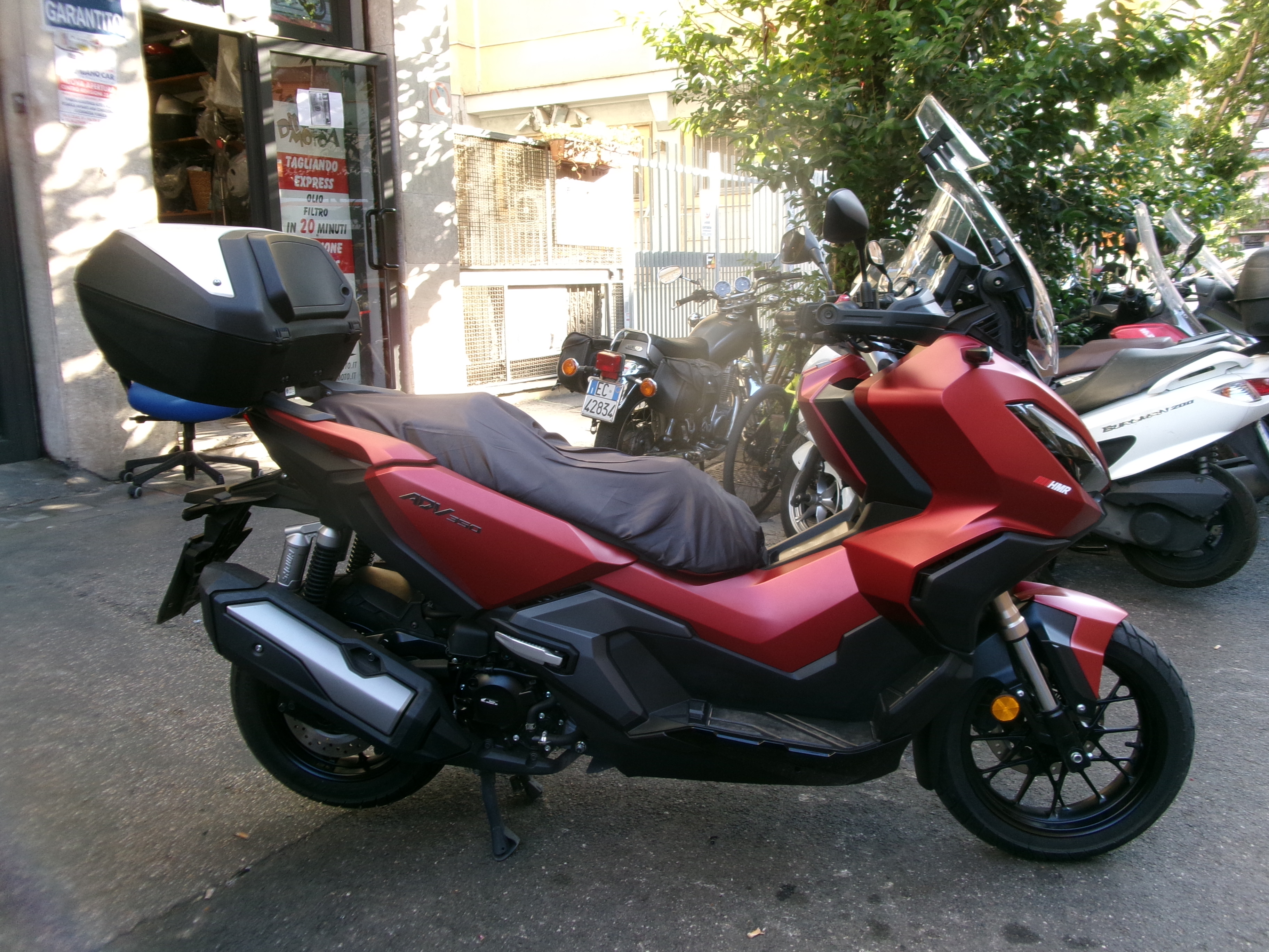 HONDA ADV 350 foto 2