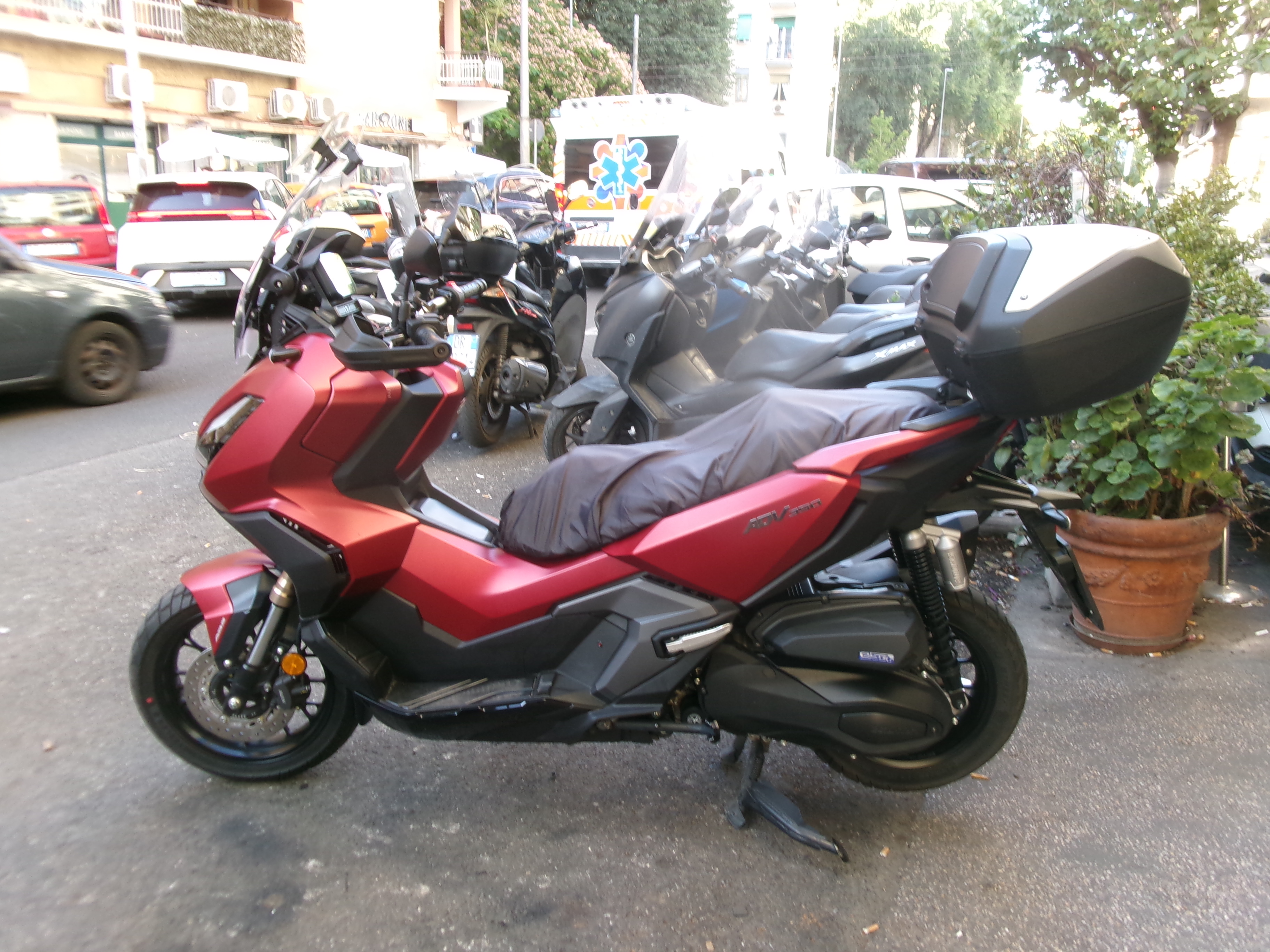 HONDA ADV 350 foto 4