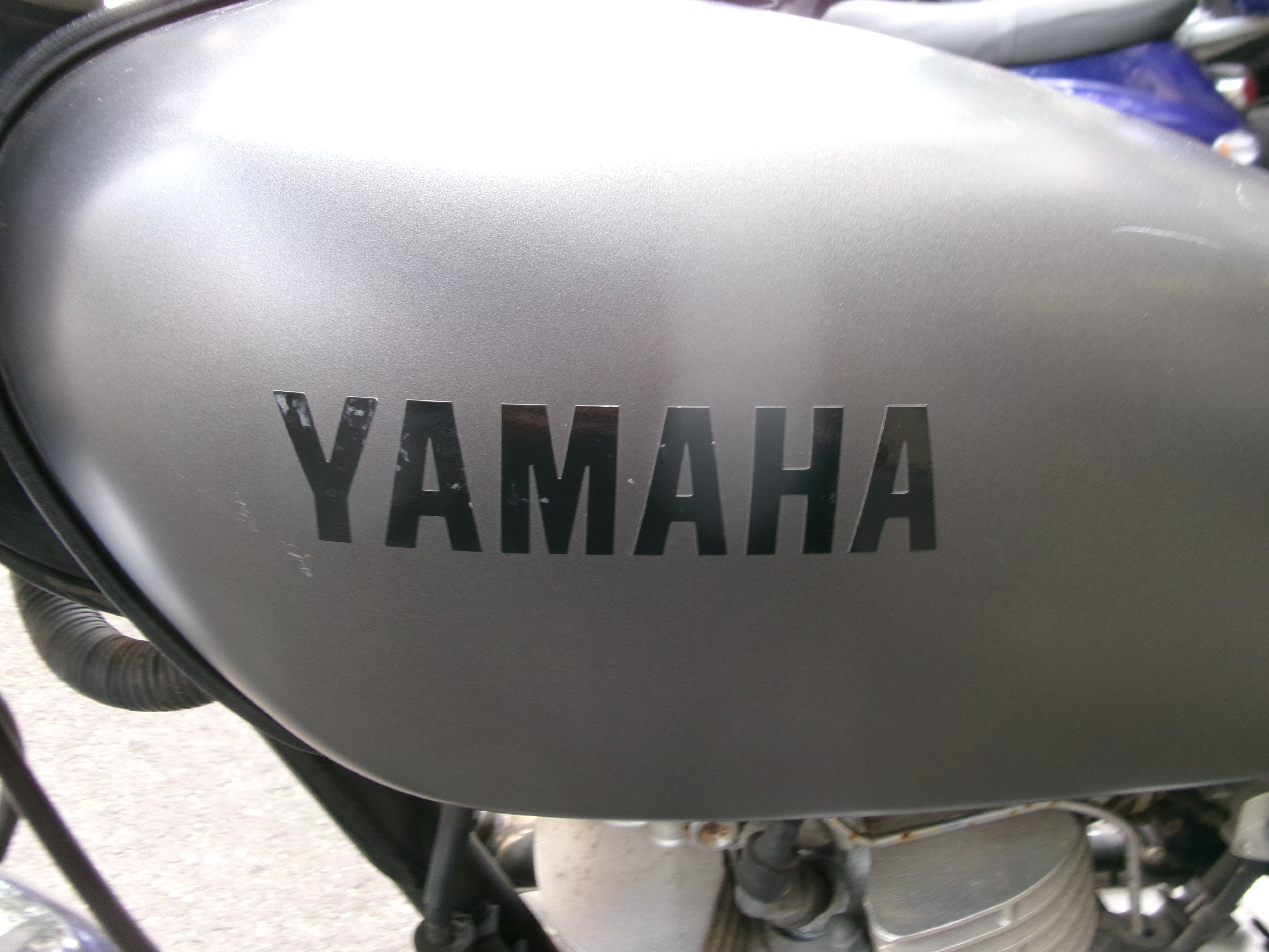 YAMAHA SR 400 foto 4